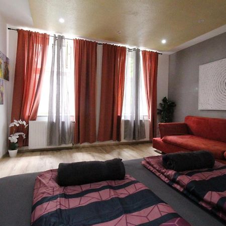 Private Triple Bedroom Rf1 Vídeň Exteriér fotografie