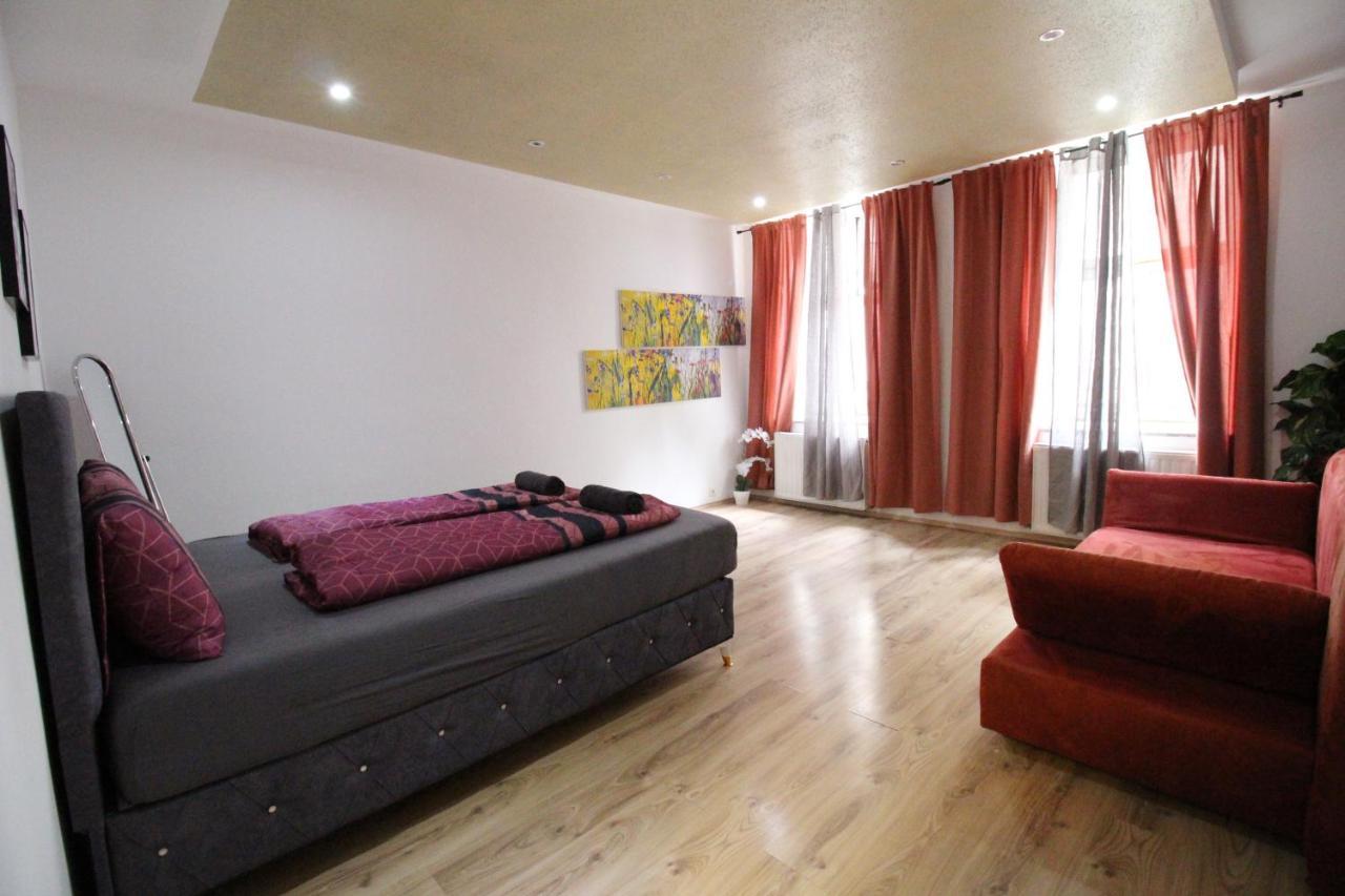 Private Triple Bedroom Rf1 Vídeň Exteriér fotografie