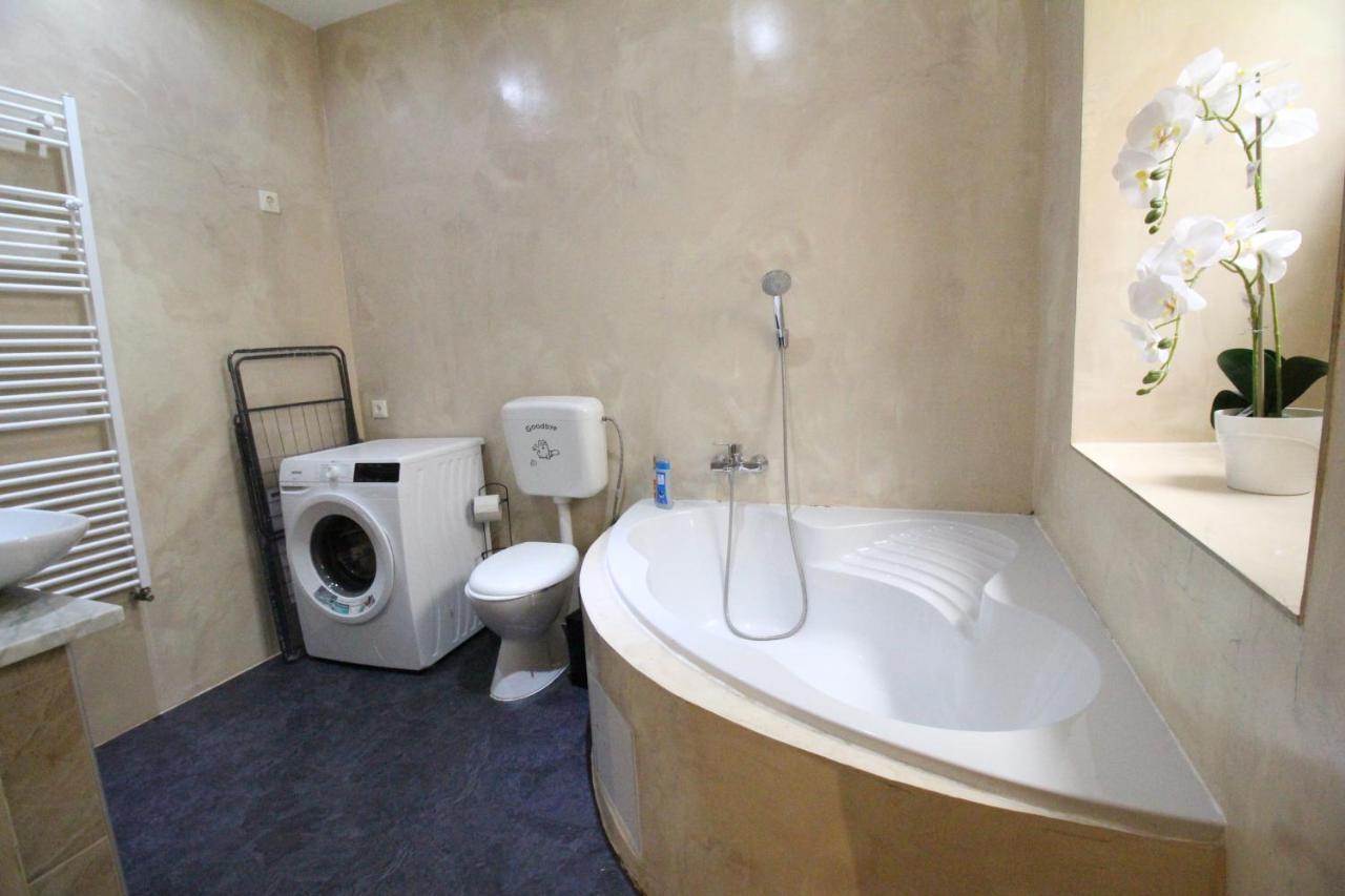 Private Triple Bedroom Rf1 Vídeň Exteriér fotografie