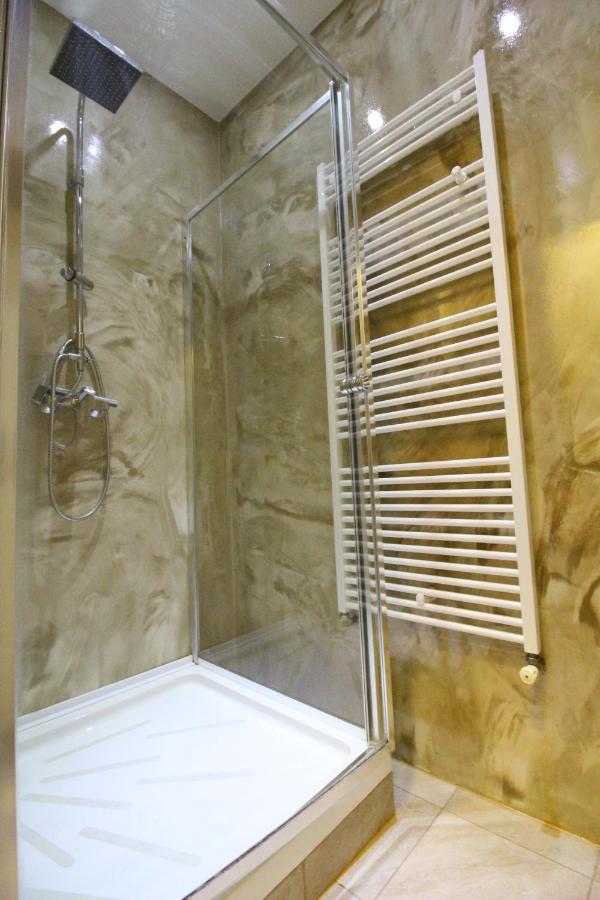Private Triple Bedroom Rf1 Vídeň Exteriér fotografie